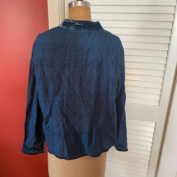 CHICO’S | 100% silk cerulean blue jacket 3 or L - Picture 5 of 6